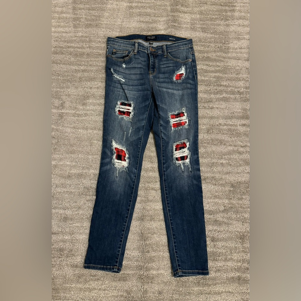 Judy Blue Distressed Jeans with buffalo plaid print ￼Size 11/30